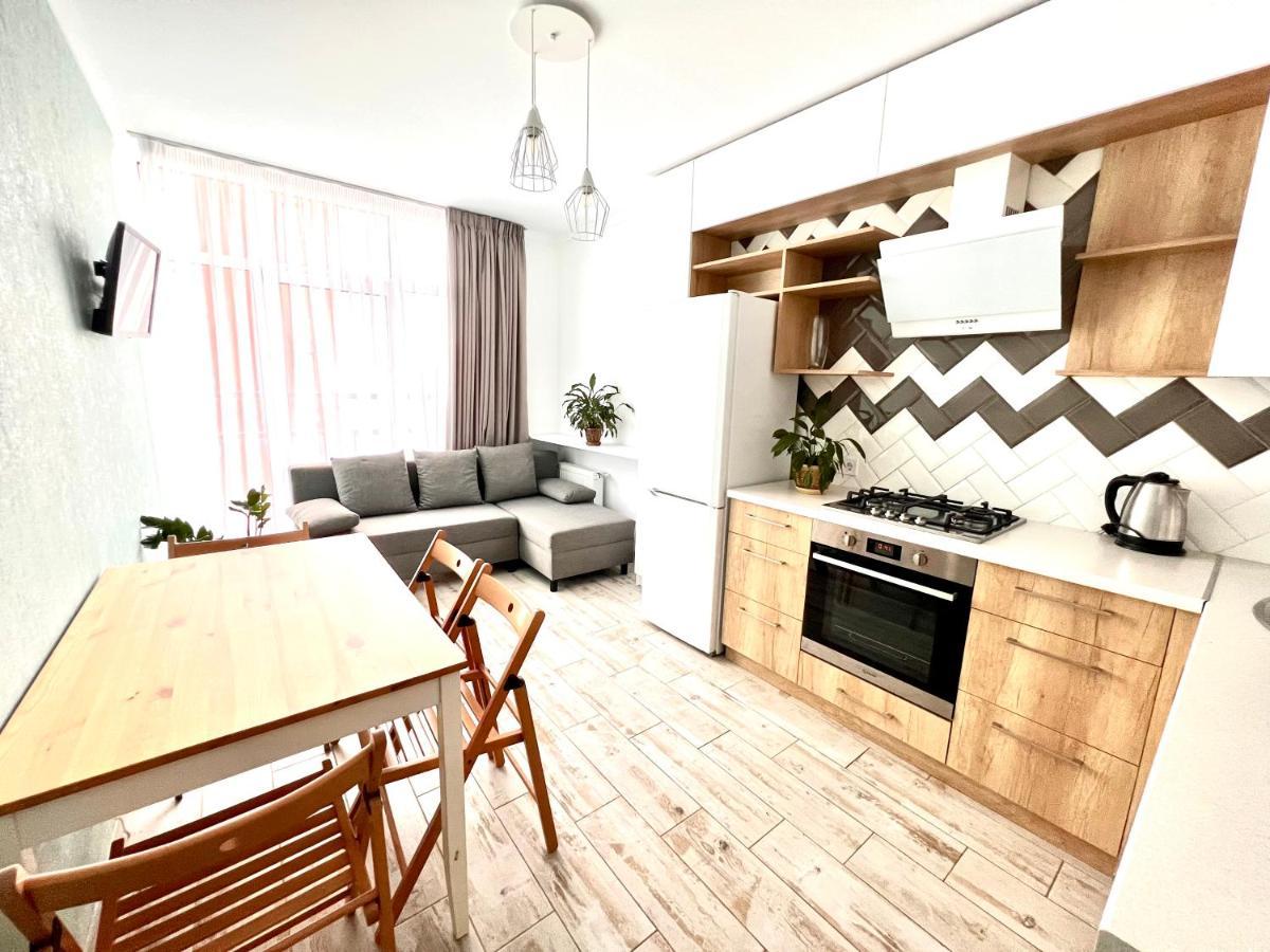 Osapart Cozy Apartment In A Complex Semycvit Lwów Zewnętrze zdjęcie
