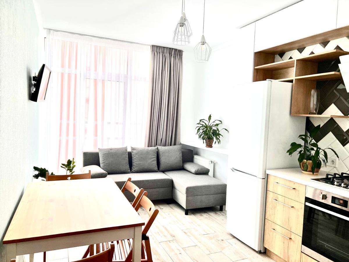 Osapart Cozy Apartment In A Complex Semycvit Lwów Zewnętrze zdjęcie