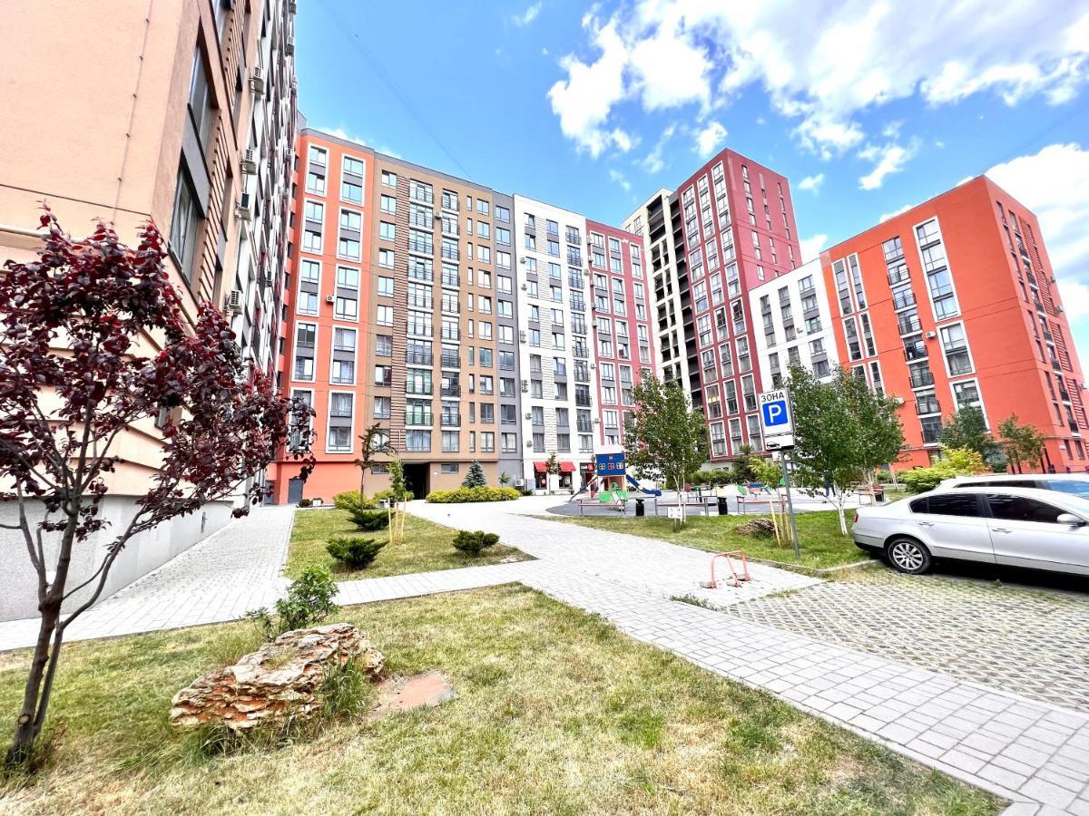 Osapart Cozy Apartment In A Complex Semycvit Lwów Zewnętrze zdjęcie