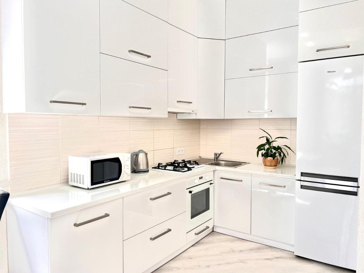 Osapart Cozy Apartment In A Complex Semycvit Lwów Zewnętrze zdjęcie