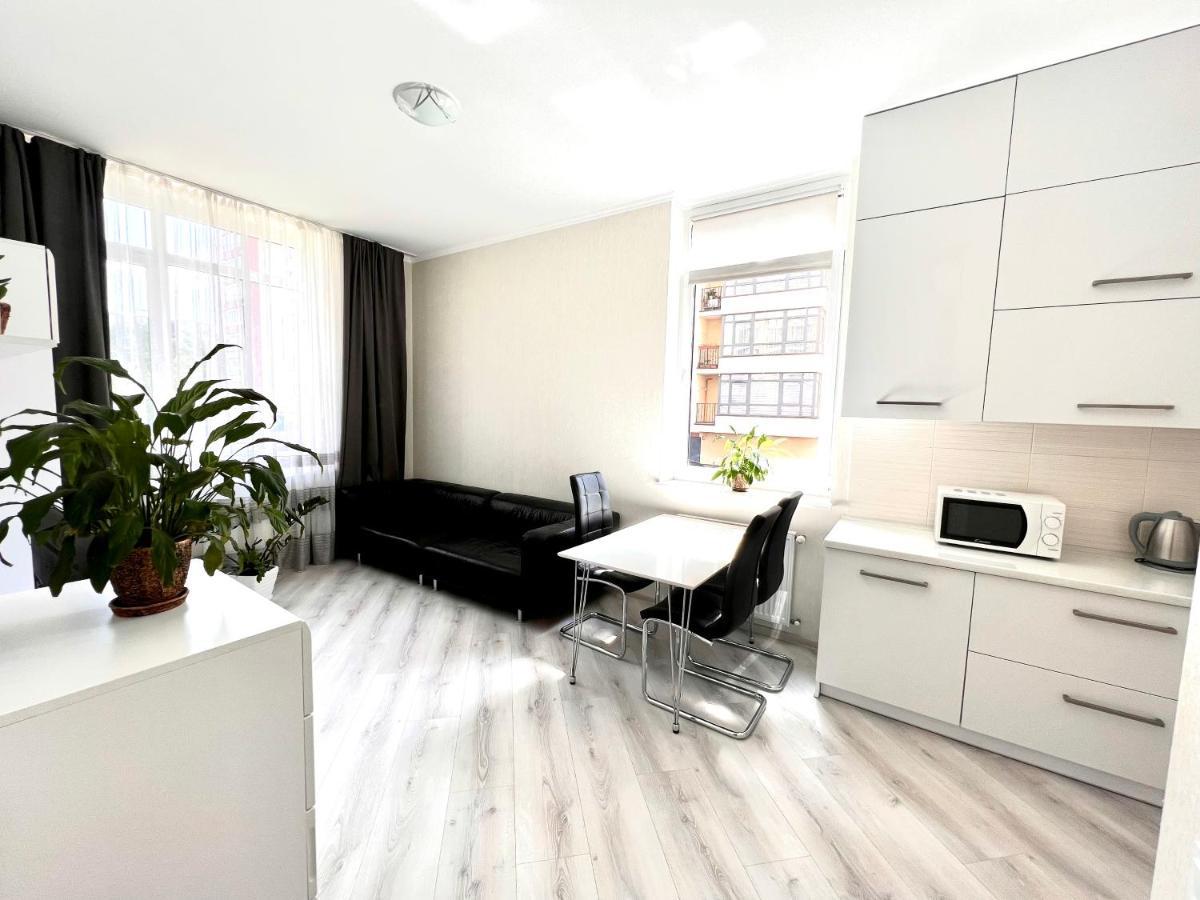 Osapart Cozy Apartment In A Complex Semycvit Lwów Zewnętrze zdjęcie