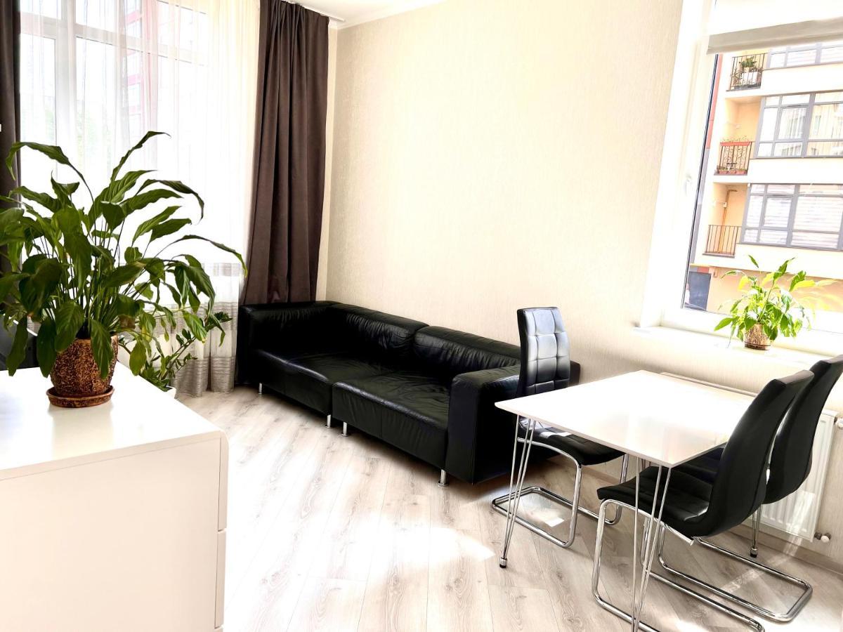 Osapart Cozy Apartment In A Complex Semycvit Lwów Zewnętrze zdjęcie