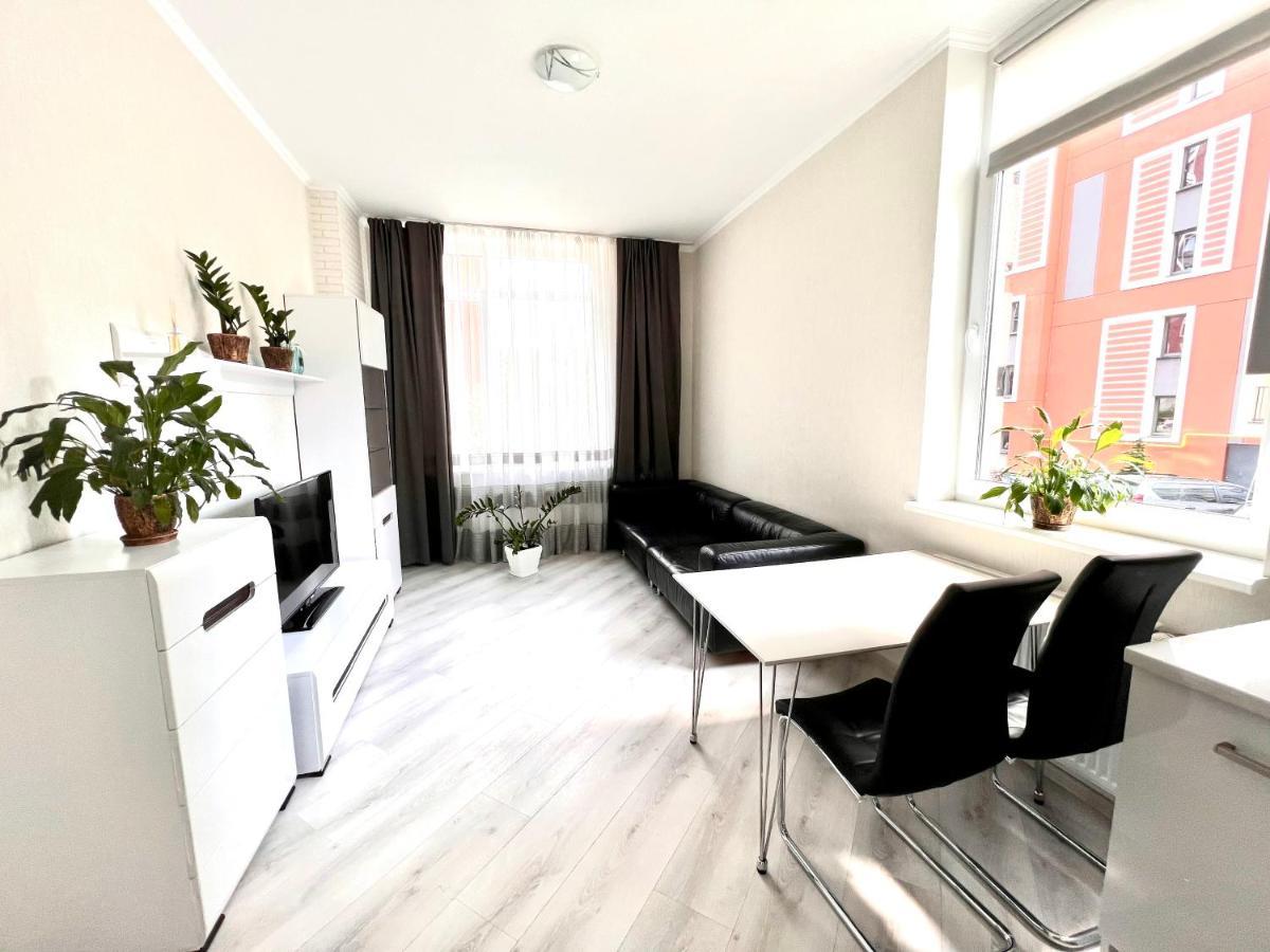 Osapart Cozy Apartment In A Complex Semycvit Lwów Zewnętrze zdjęcie