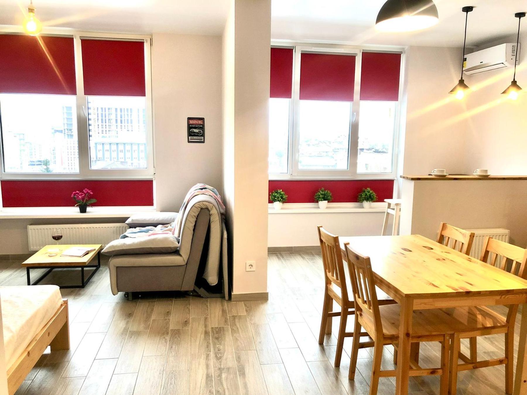 Osapart Cozy Apartment In A Complex Semycvit Lwów Zewnętrze zdjęcie